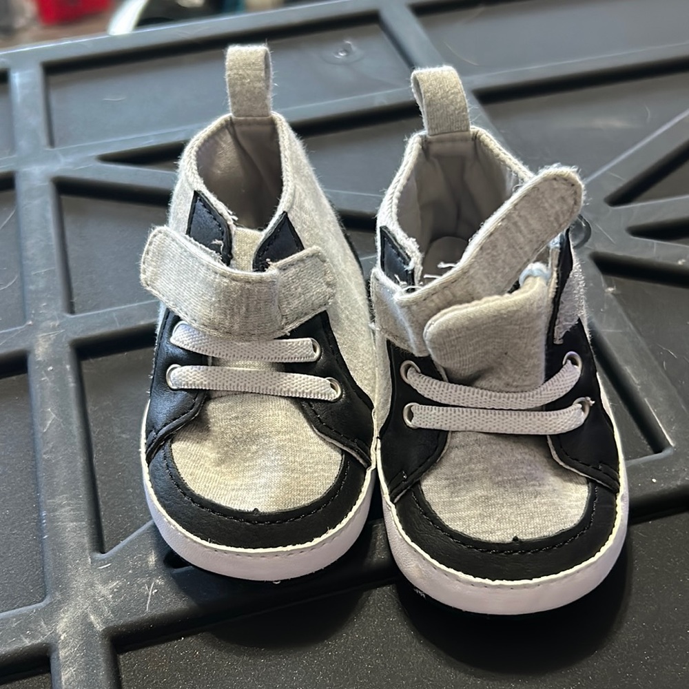 Carters black and gray boys 0-3 months